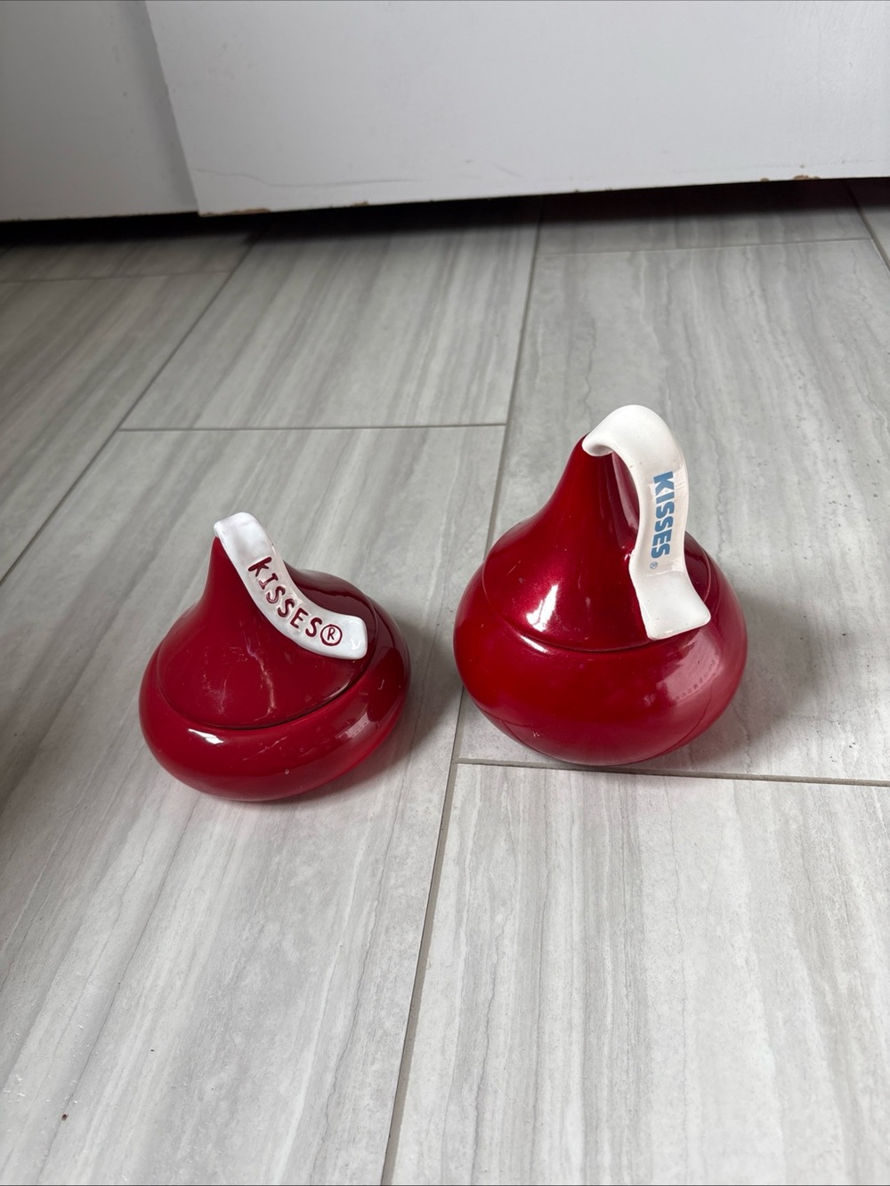 Hershey’s Kisses Red Ceramic Cookie Jar 2006 THC Vintage Candy Jar Kitchen Decor